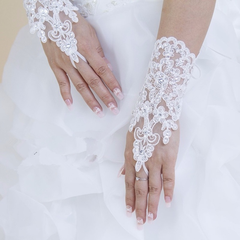 WHITE Fingerless Short Gloves Rhinestone and Lace